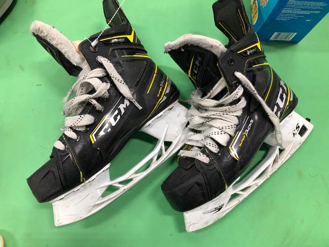 Used Senior CCM Super Tacks 9380 Hockey Skates D&R (Regular) 7.5