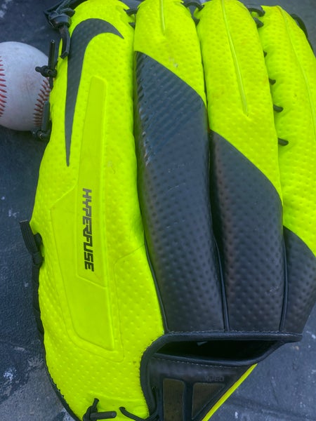 Does anyone have a Nike Hyperfuse 360 Glove | SidelineSwap