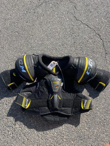 Junior Used Medium CCM Tacks 7092 Shoulder Pads