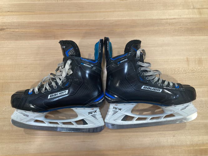 Used Like New Senior Bauer Nexus N9000 Hockey Skates Regular Width Size 10