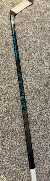 Senior Right Handed P92M Nexus E5 Pro Hockey Stick