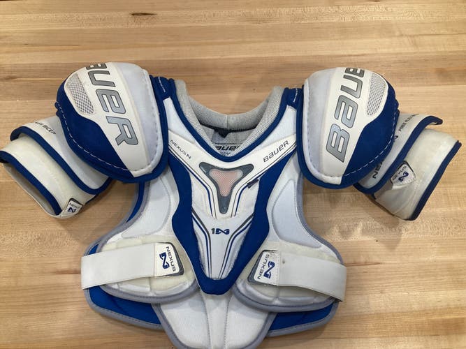 Senior Used Small Bauer Nexus 1N Shoulder Pads