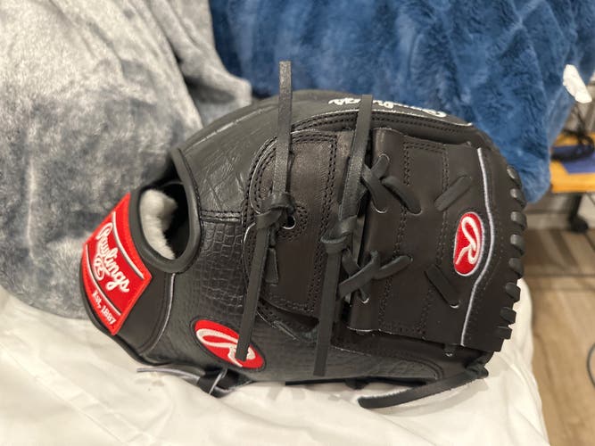 New Right Hand Throw 11.75" Pro Preferred Baseball Glove