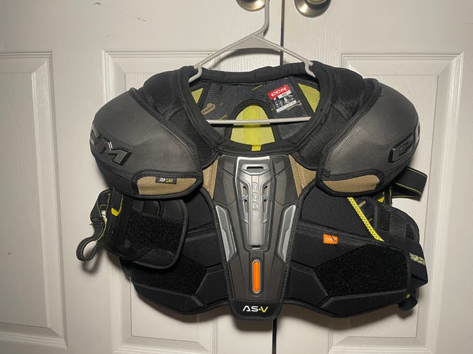 New Large CCM Pro Stock Tacks AS-V Shoulder Pads