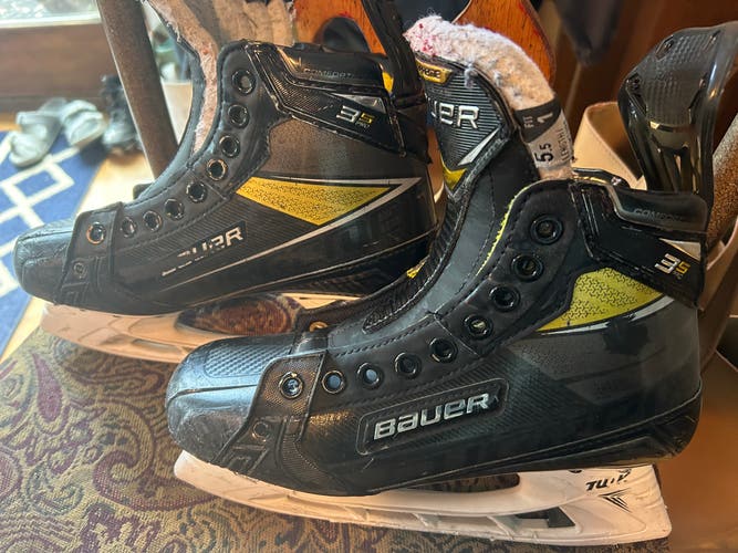 Used Bauer Regular Width Size 5.5 Supreme 3S Hockey Skates