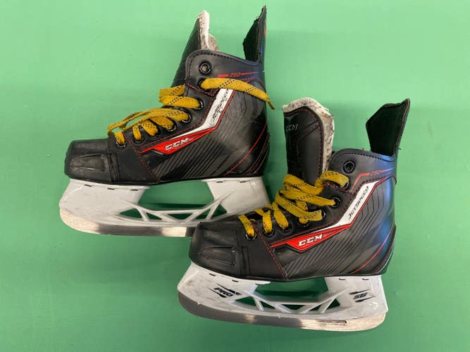 Used Junior CCM JetSpeed 250 Hockey Skates (Regular) - Size: 1.0