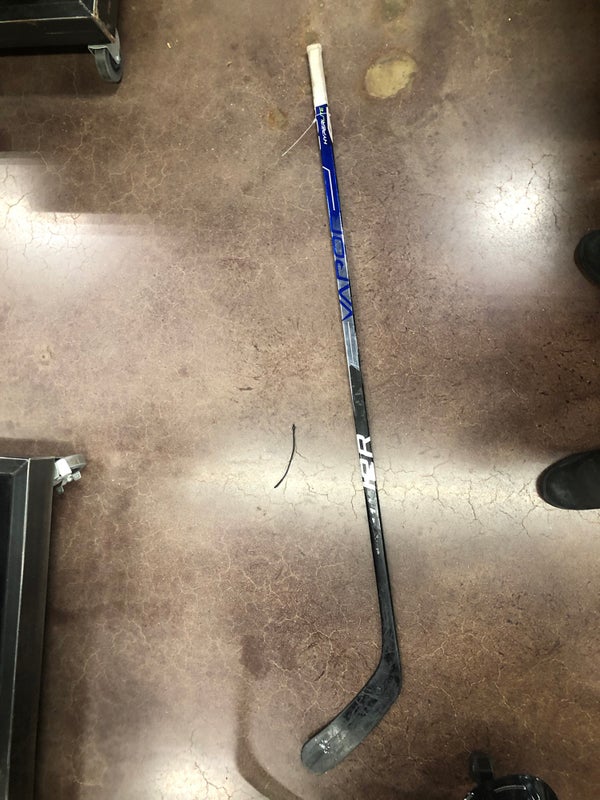Used Senior Bauer Vapor Hyperlite Right Hockey Stick