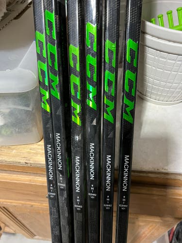 Senior Right Handed P28 Pro Stock Ribcore Trigger 5 Pro Hockey Stick