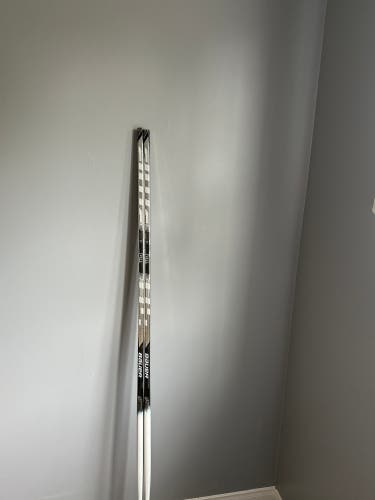 2-Pack Senior Right Handed P02 Supreme UltraSonic Hockey Stick