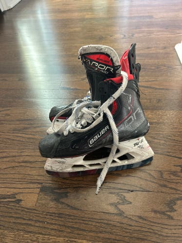 Used Bauer Size 7.5 Vapor 3X Pro Hockey Skates