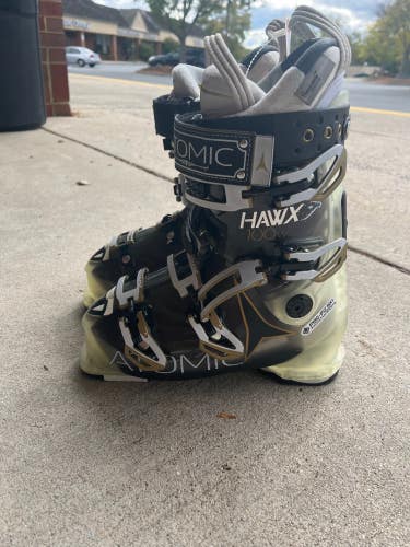 Used Atomic Hawx 100W Ski Boots, Mondo Size 24 & 24.5
