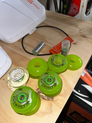 Inline goalie wheels and Swiss bearings lot