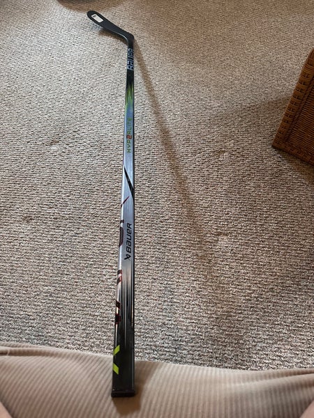 Senior Left Hand P92 Vapor Hyp2rlite Hockey Stick