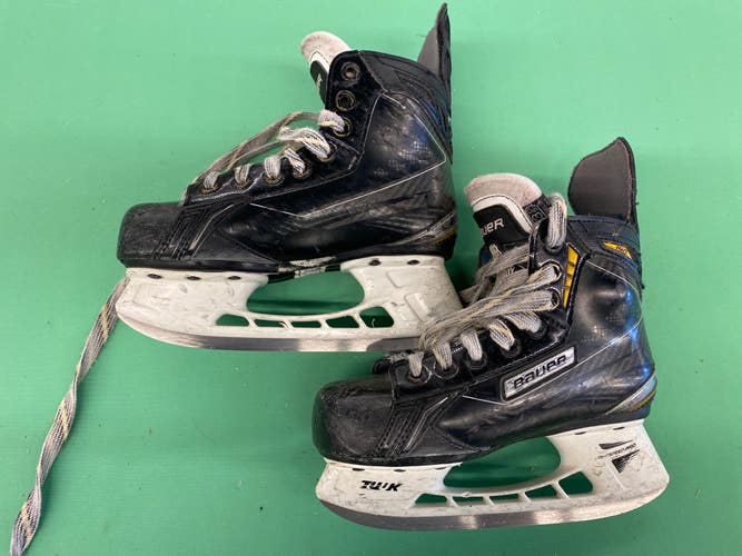 Used Youth Bauer Supreme 190 Hockey Skates (Regular) - Size: 13.5