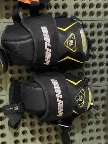Used SR Bauer Supreme Knee Guards