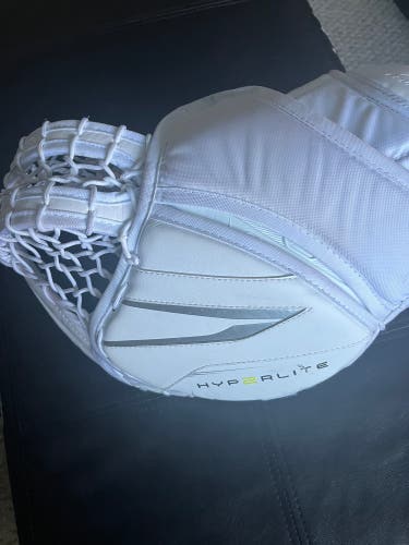 Bauer Senior Hyper Lite 2 Regular Catch 590 Break.