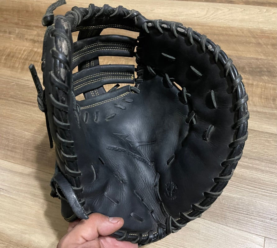 Mizuno Vintage Pro 11.75 inches infield baseball glove for Sale in  Coronado, CA - OfferUp