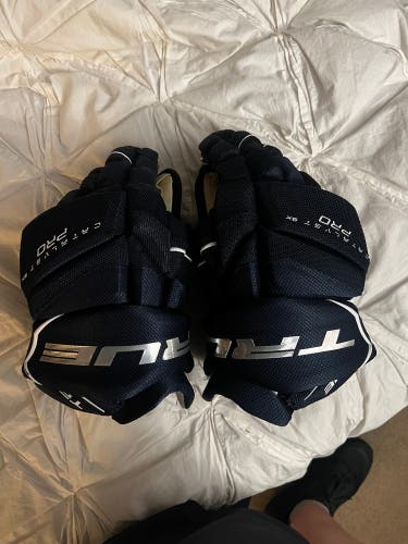 True 9X pro hockey gloves