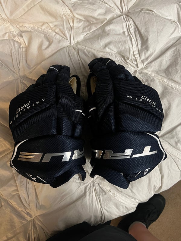 Winter Classic Boston Bruins New True Catalyst 9X Gloves 13.5 “ Pro Stock |  SidelineSwap