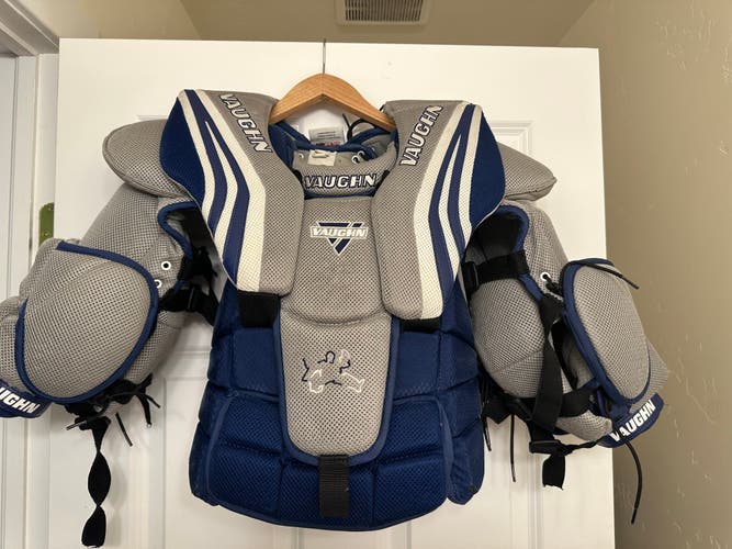Vaughn Ventus SLR Junior S GoalieChest Protector, used, in excellent condition