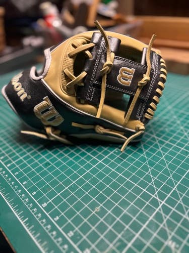 Wilson A2K 1786 Baseball Glove 11.5" RHT (Spin Control)