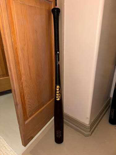 Used Dove Tail Bat  32 oz 34" MM8 Bat