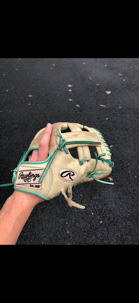 Mint and Blonde 11.5" R2G Heart of the Hide Baseball Glove