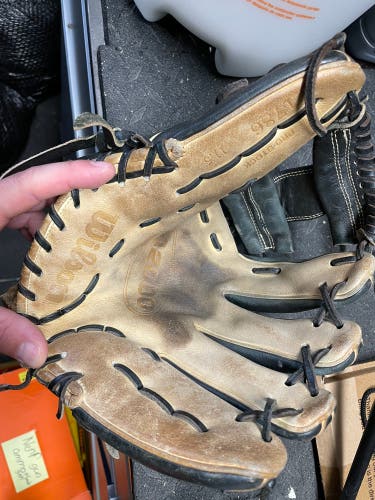 Infield 11.5" A2000 Baseball Glove
