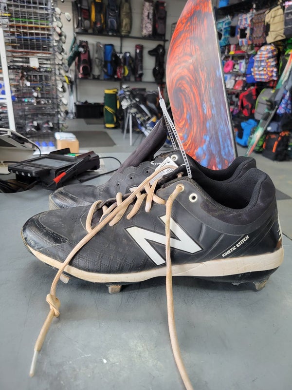 Used New Balance BASEBALL CLEATS Youth 10.5 Baseball and Softball Cleats  Baseball and Softball Cleats