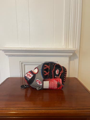 NWT 11.5" Heart of the Hide