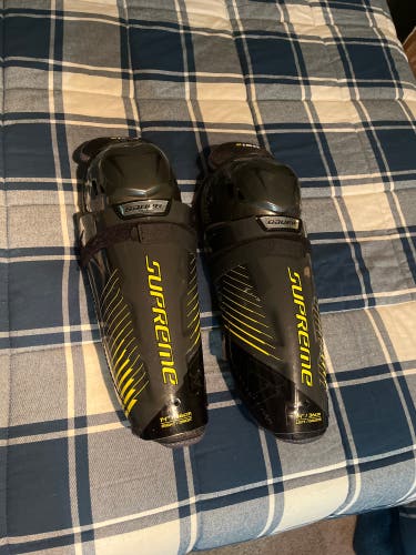 Used Bauer  Supreme S150 Shin Pads