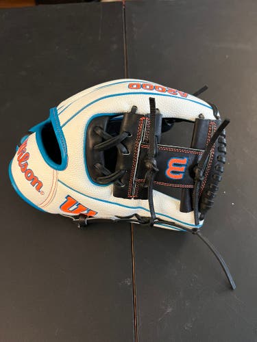 Wilson A2000 1975 11.75” Infield Glove