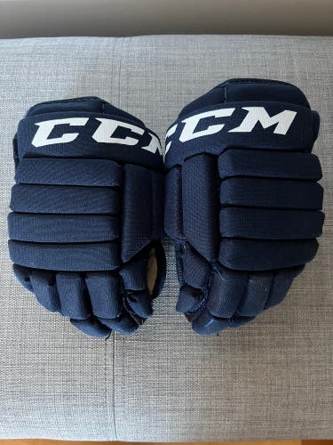 Youth CCM Hockey Gloves