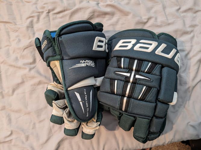 Used Bauer 4 Roll Gloves 14"