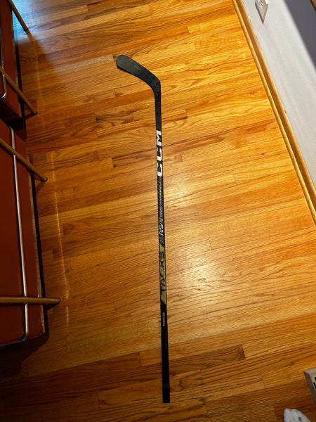 Intermediate Left Hand P29 Super Tacks AS-V PRO Hockey Stick