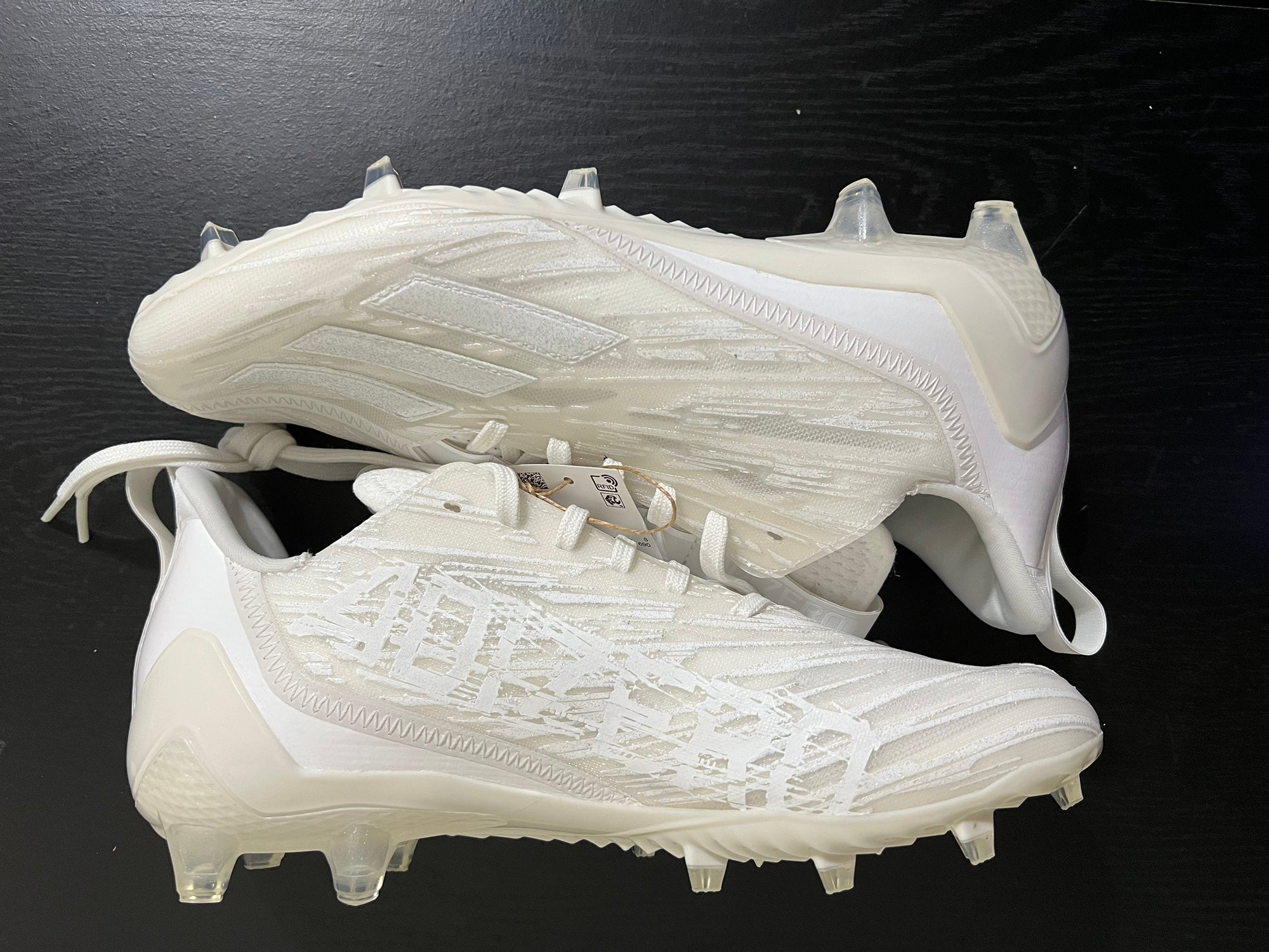 mens size 8.5 football cleats