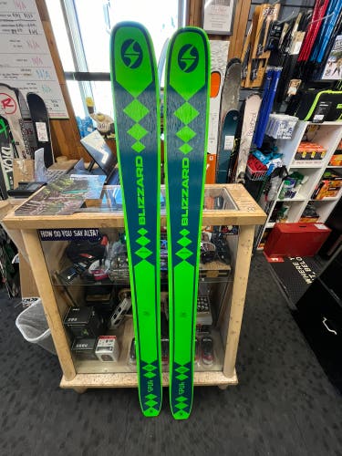 2021 Blizzard Spur Skis