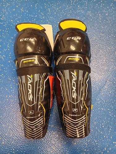 New 11" CCM Tacks 3092 Shin Pads