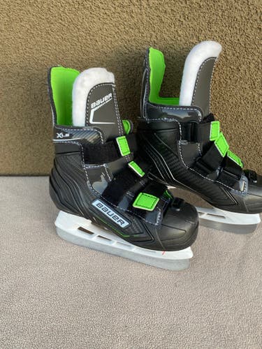 Youth Used Bauer XLS Hockey Skates Size 8