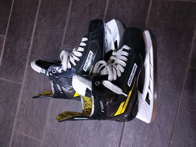 Senior Used Bauer Supreme Hockey Skates Regular Width Size 7.5