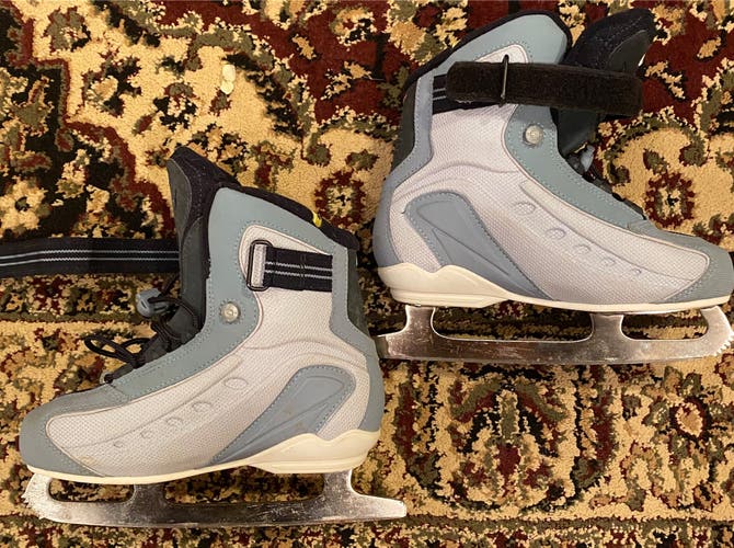 Used Nike Size 5 Figure Skates