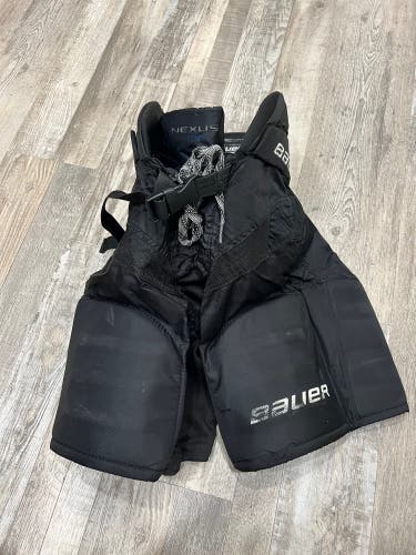 E3-2 Junior Used Small Bauer Nexus 400 Hockey Pants Retail