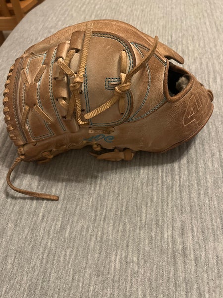 2020 Pitcher's 11.75" Signiture Series Baseball Glove