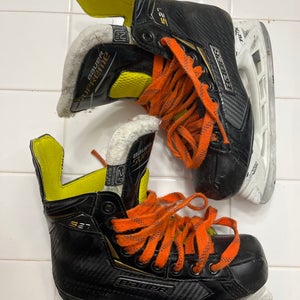 Used Bauer Regular Width   Size 2.5 Supreme S27 Hockey Skates
