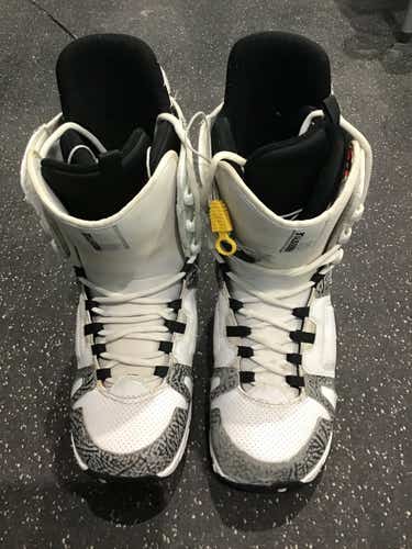 Used Burton Freestyle Senior 12 Men's Snowboard Boots