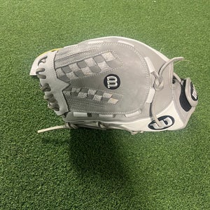 Wilson A2000 Softball Glove