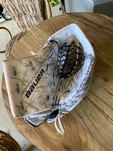 Bauer Mach Goalie Glove
