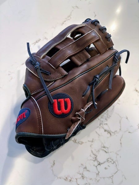 IMMACULATE, Limited Edition - Used 2021 Wilson Right Hand Throw A2000 Softball Glove 12.5"