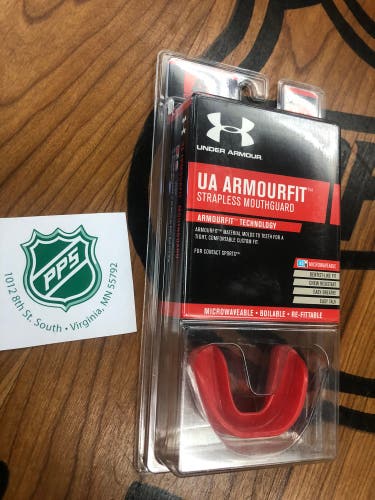 New Under Armour Adult Mouthguard - Red.