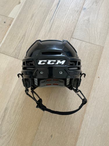 Medium CCM  Tacks 910 Helmet Black